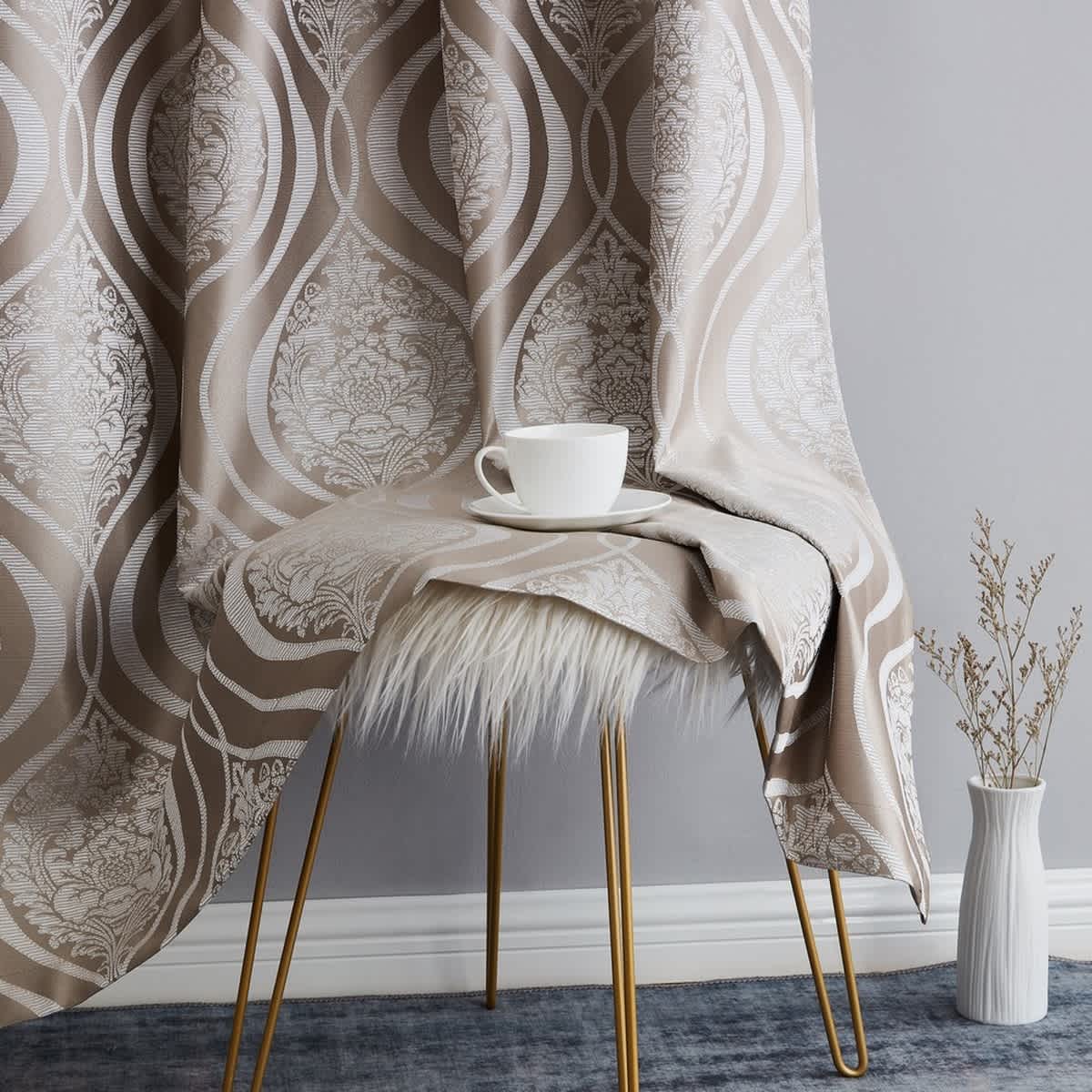 Taupe-