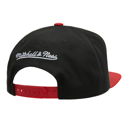 Mitchell & Ness Men's NBA Chicago Bulls Logo Bill Snapback