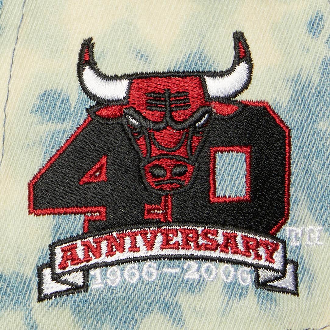 Mitchell & Ness Men's NBA Acid Wash Snapback Bulls Blue