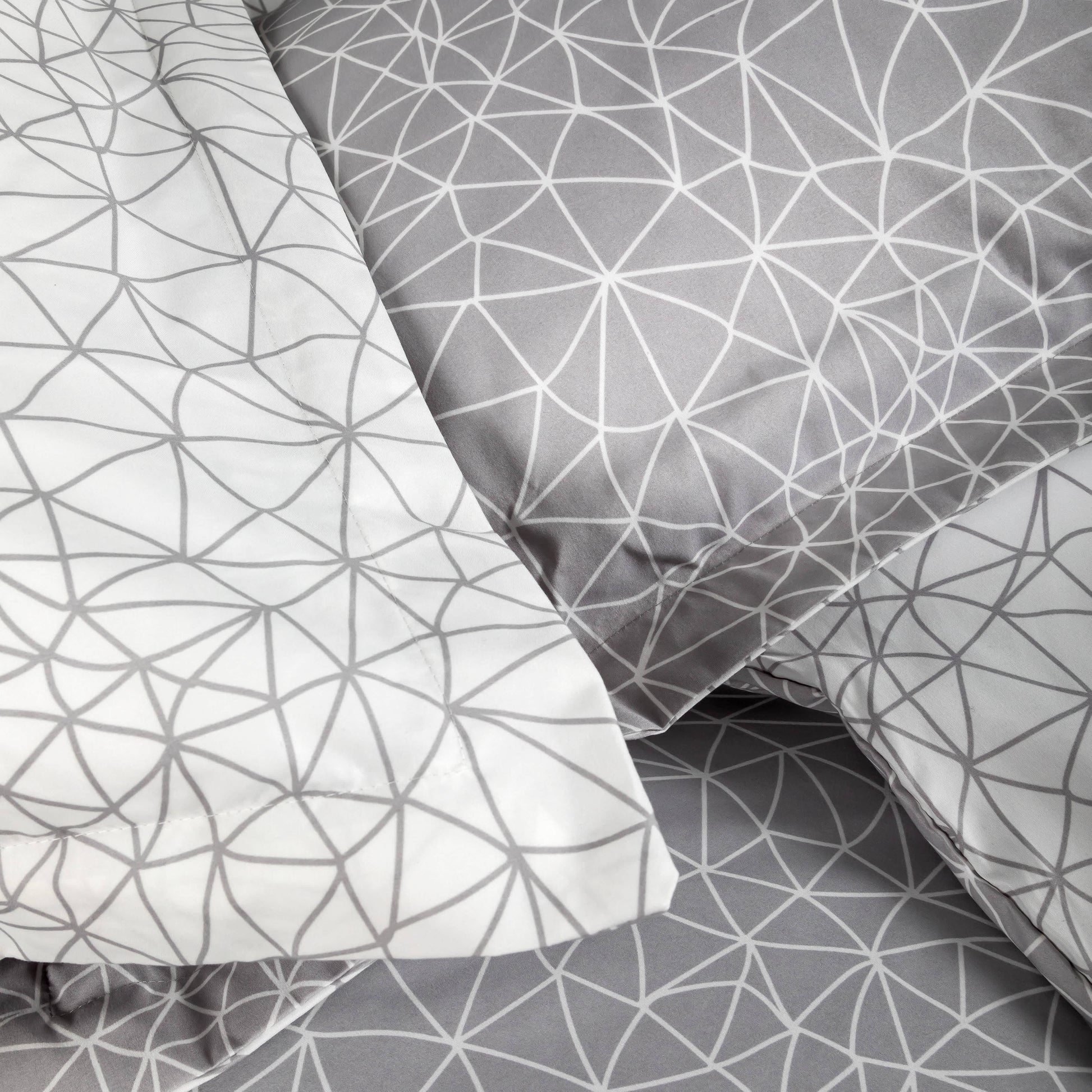 Geometric Maze Grey-