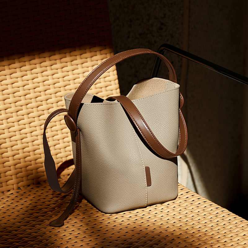 Taupe-