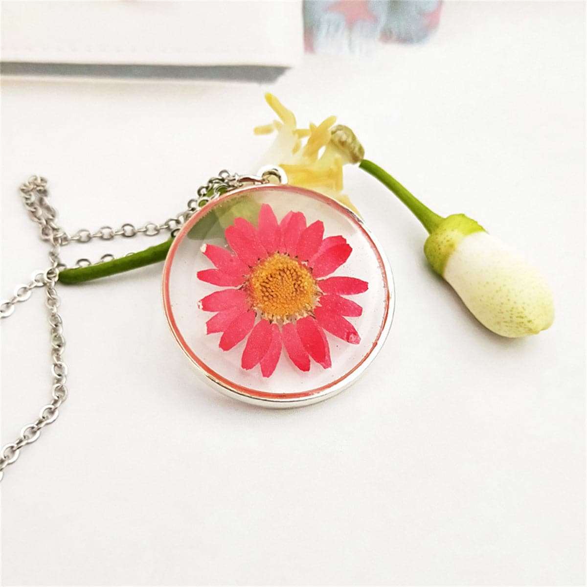 Red Pressed Mum & Silvertone Round Pendant Necklace