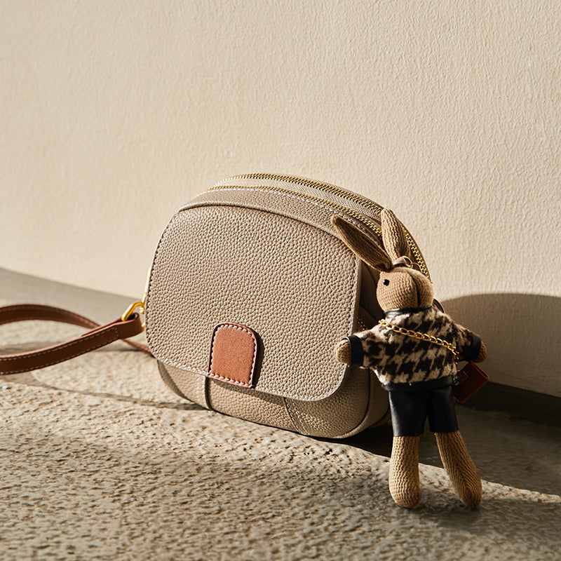 Taupe-