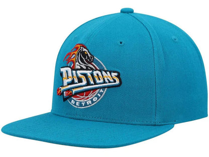 Mitchell & Ness Men's NBA Team Ground 2.0 Fitted Hwc Pistons