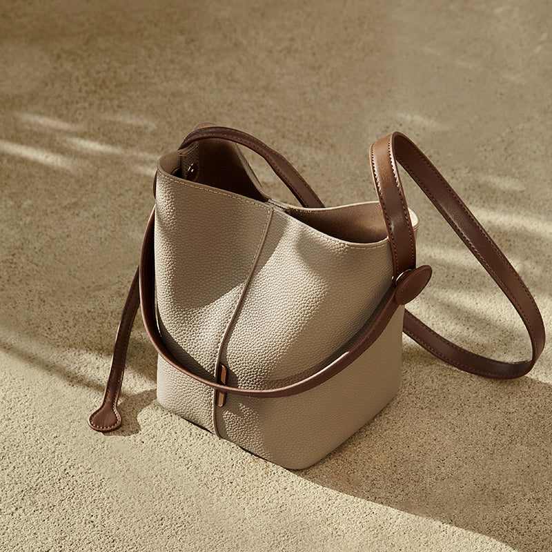 Taupe-