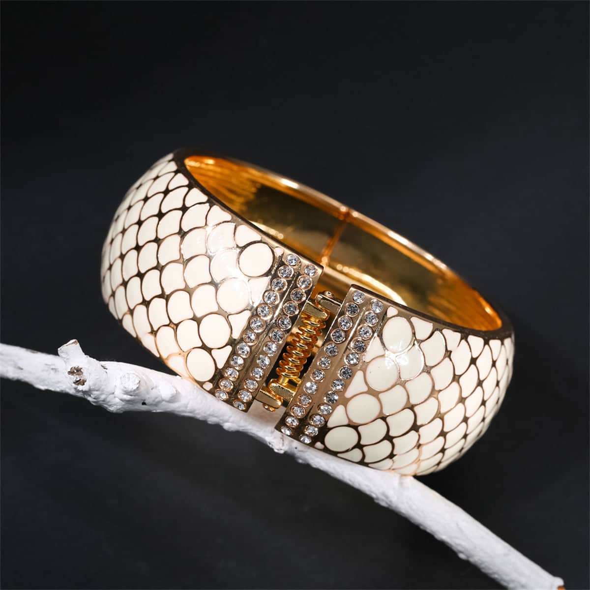 Metallic-