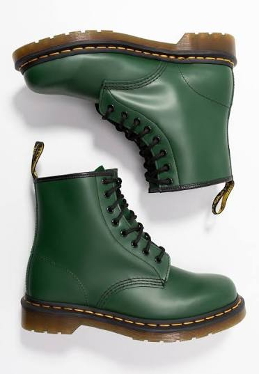 Dr. Martens Unisex 1460 Smooth Leather Lace Up Boot