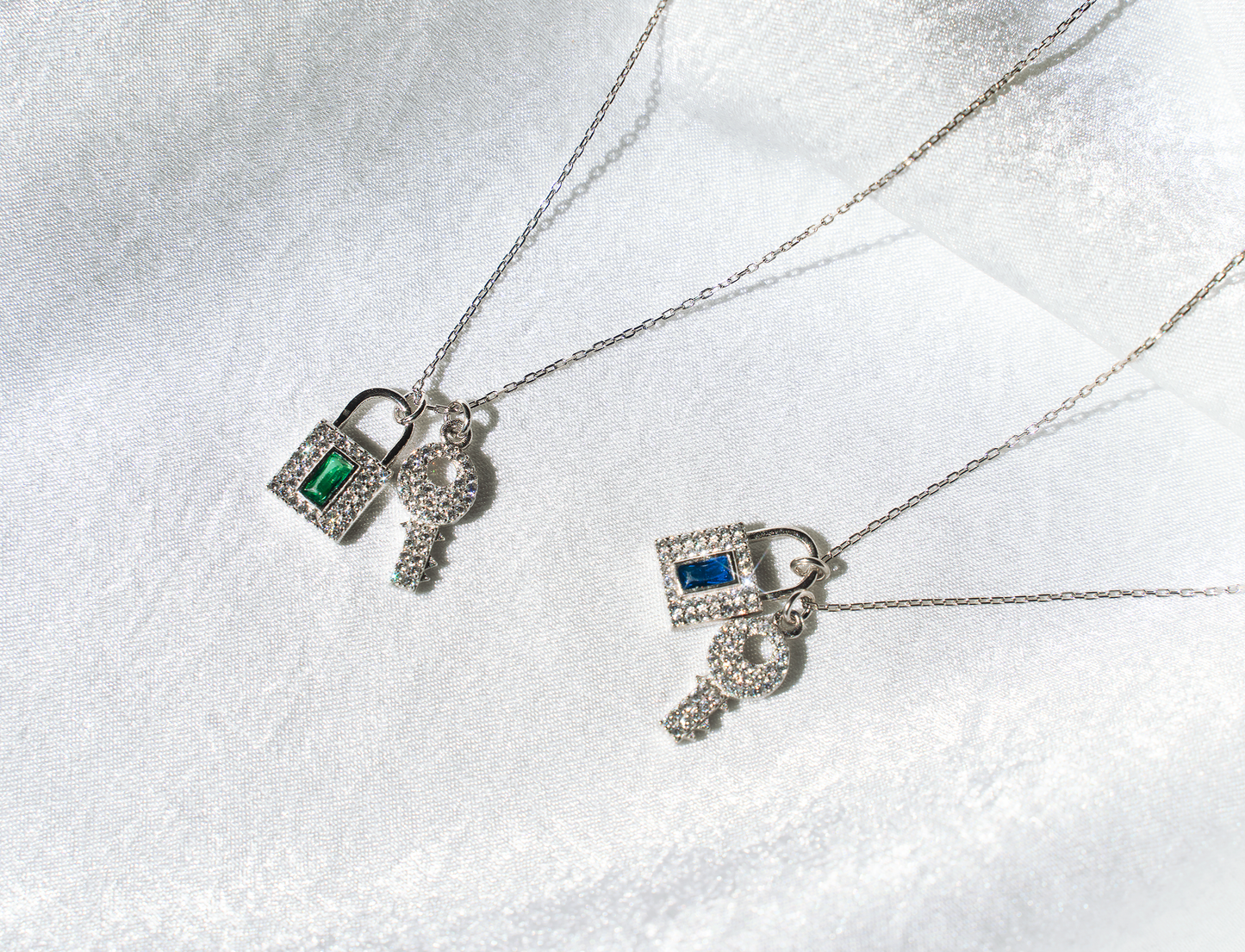 AYLIN Lock Necklace