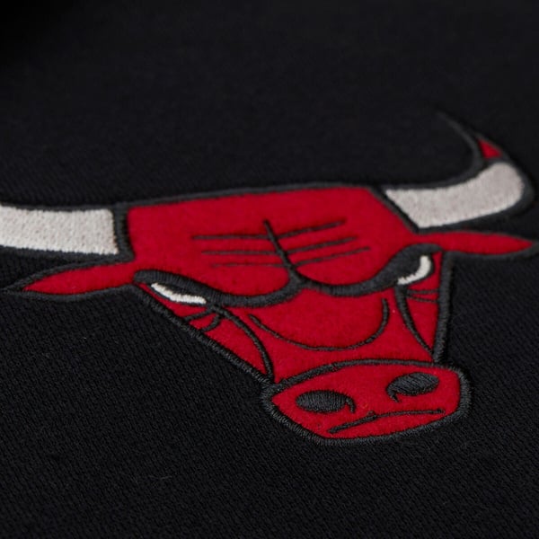Men's Mitchell & Ness Courtside Fleece Button Front Bulls