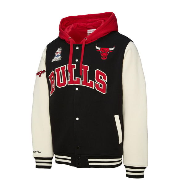 Men's Mitchell & Ness Courtside Fleece Button Front Bulls