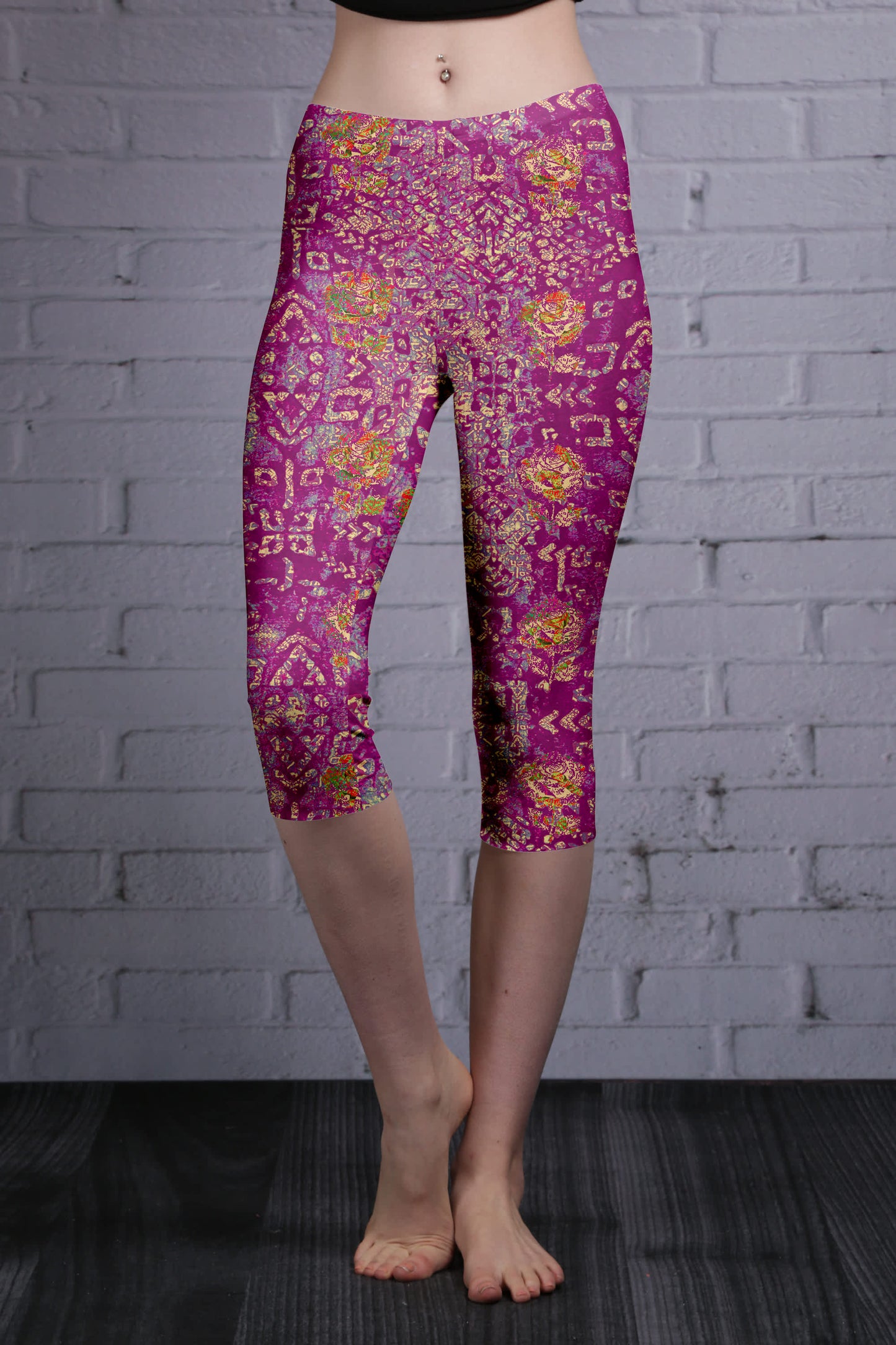 Lily by Firmiana Women’s Capri Leggings Women’s Apparel