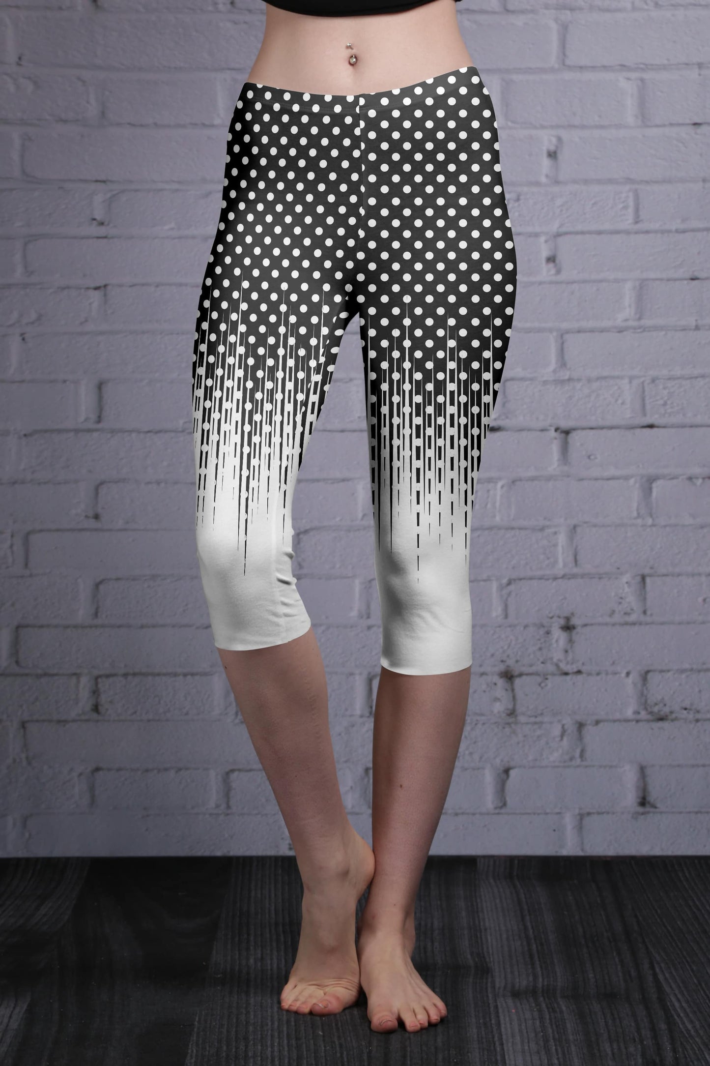 Lily by Firmiana Women’s Capri Leggings Women’s Apparel