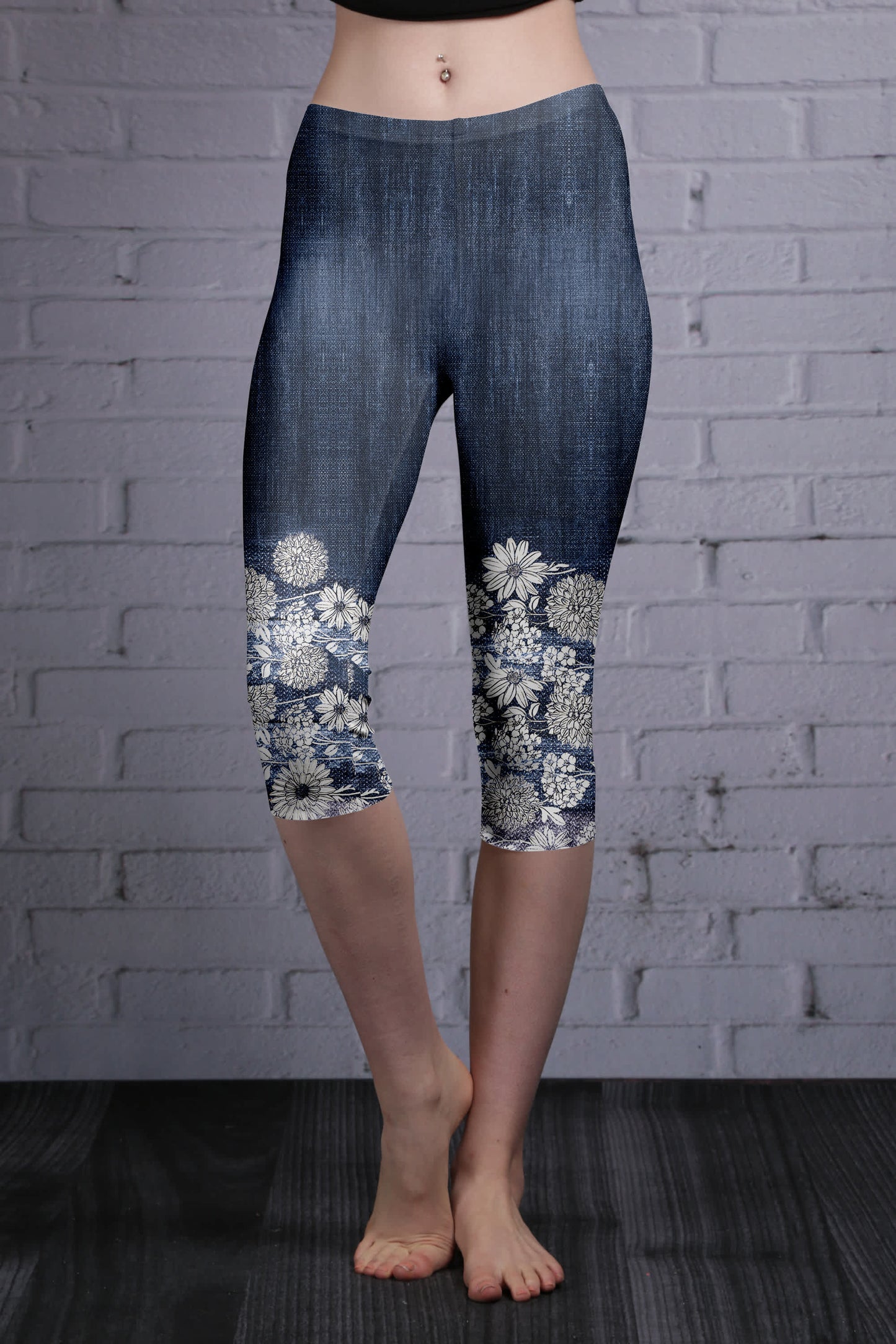 Lily by Firmiana Women’s Capri Leggings Women’s Apparel