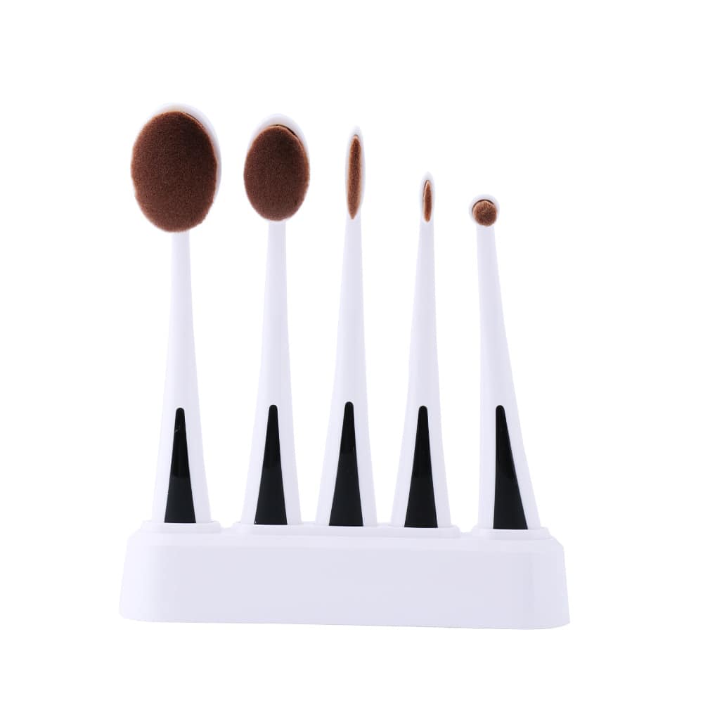 La Sante 5-Piece Set: Kabuki-Style Makeup Brushes