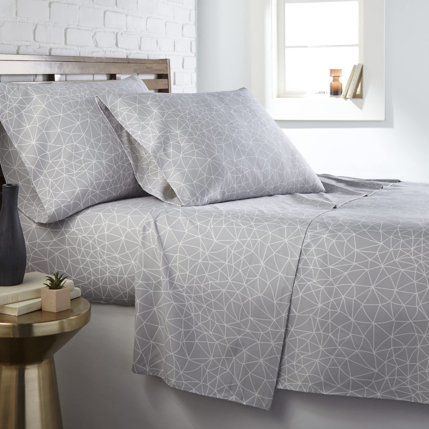 Geometric Maze Grey-