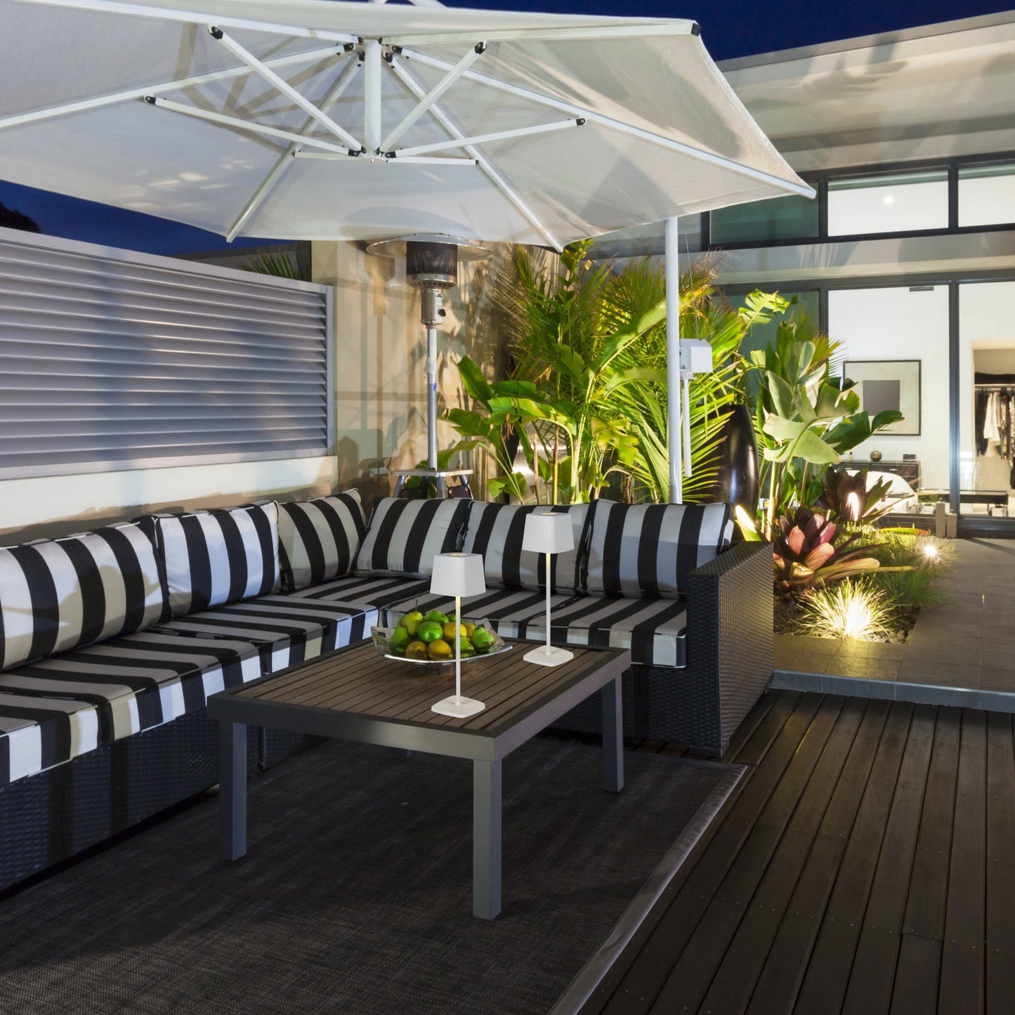 Cordless Indoor/Outdoor Table Lamp