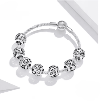 Sterling silver round alphabet charm - C
