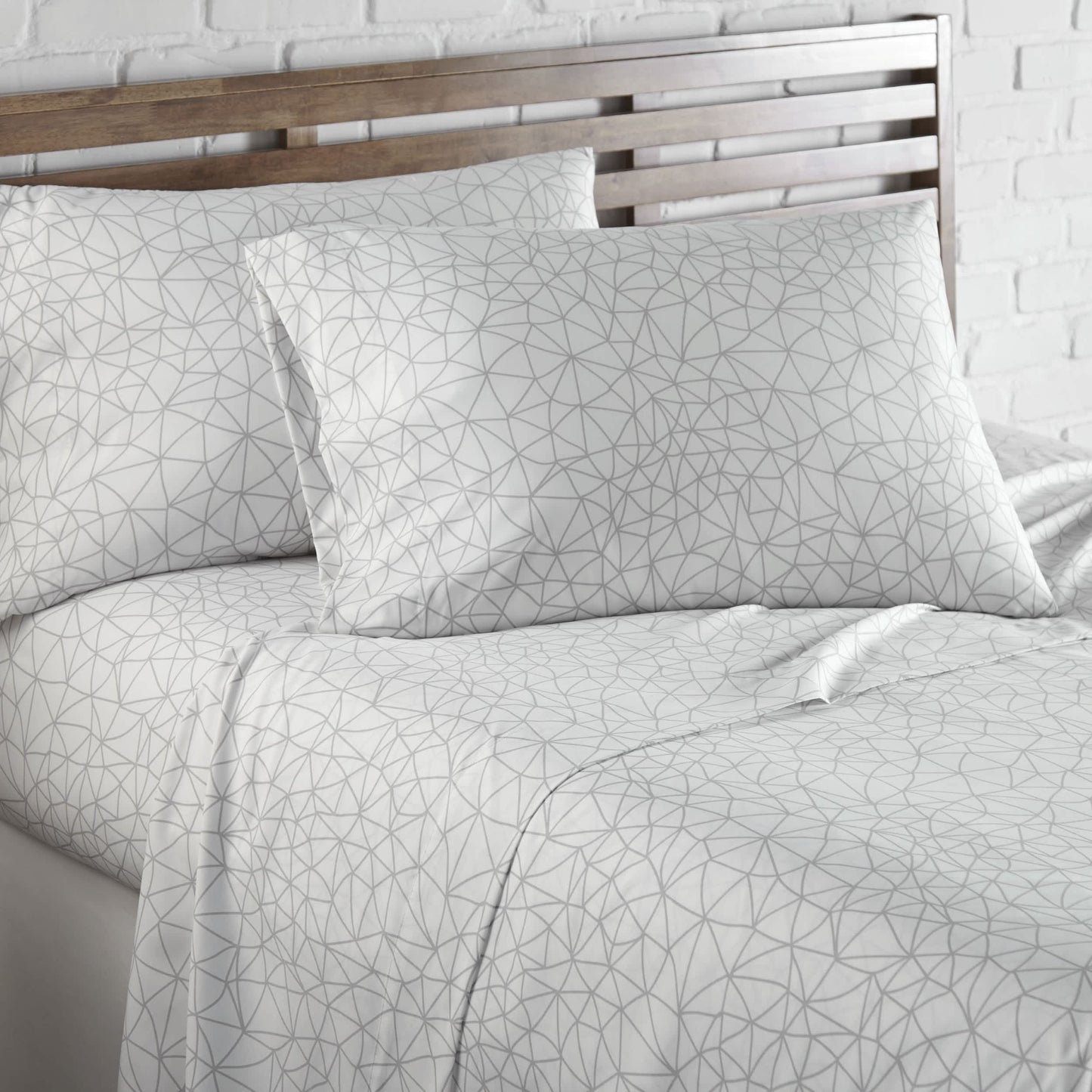 Geometric Maze White and Grey-