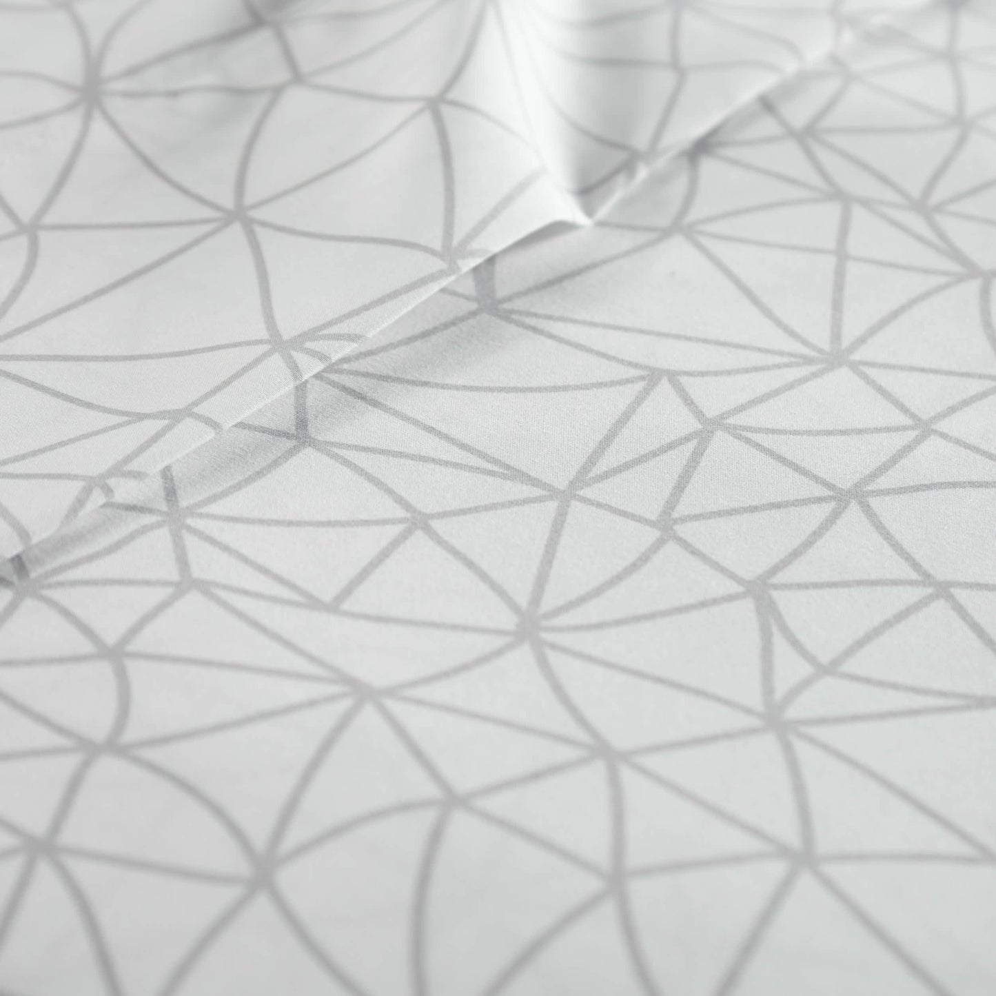 Geometric Maze White and Grey-