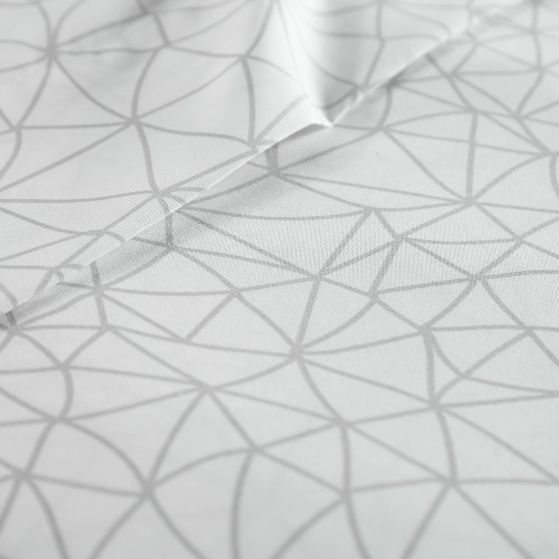 Geometric Maze White and Grey-