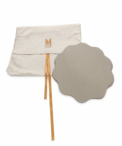 Taupe-