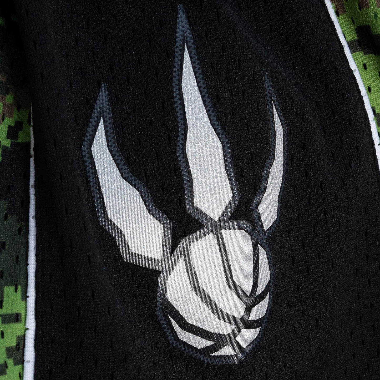 Mitchell & Ness Men's NBA Alternate Camo Shorts Raptors 2011