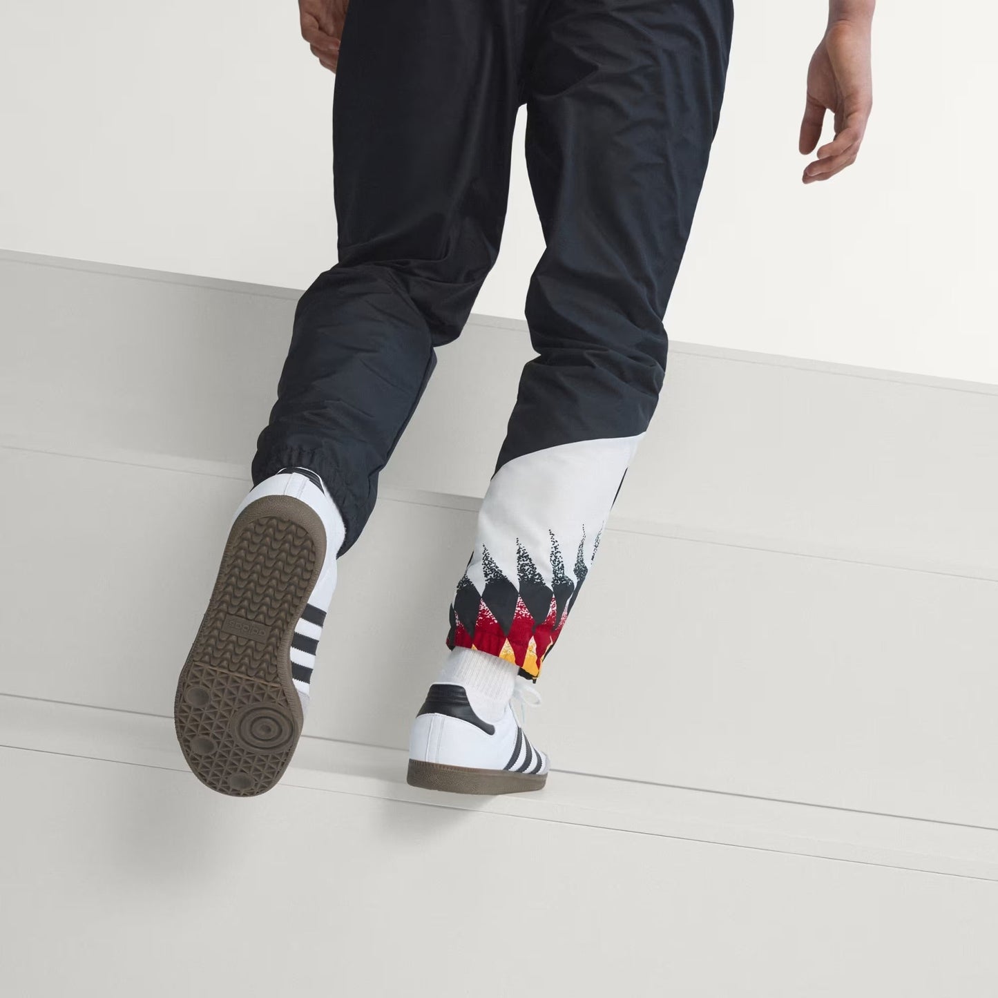 [jw8808] Mens Adidas Dfb Germany Track Pants 1994 - Black