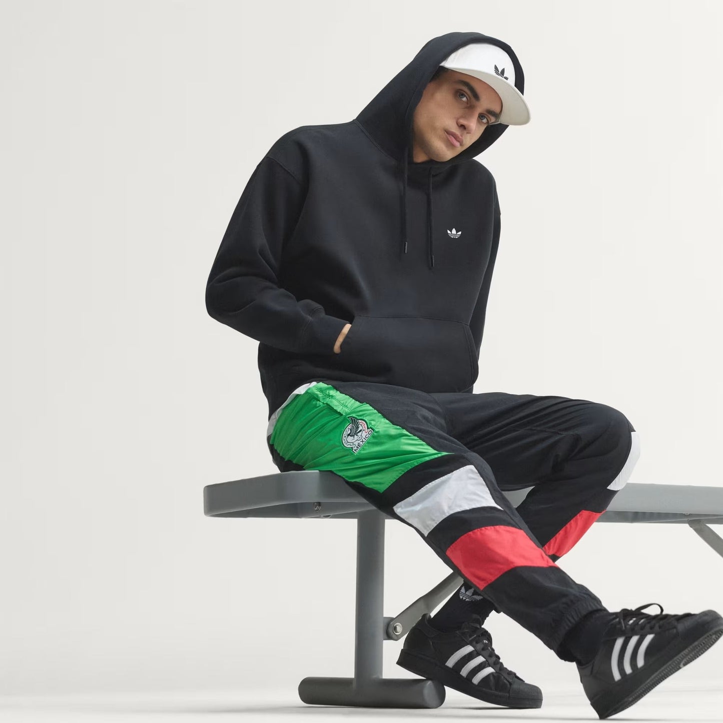 [kg2570] Mens Adidas Mexico Eqt Track Pants