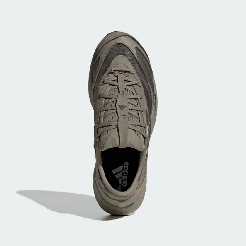 Clay / Core Black / Core Black-