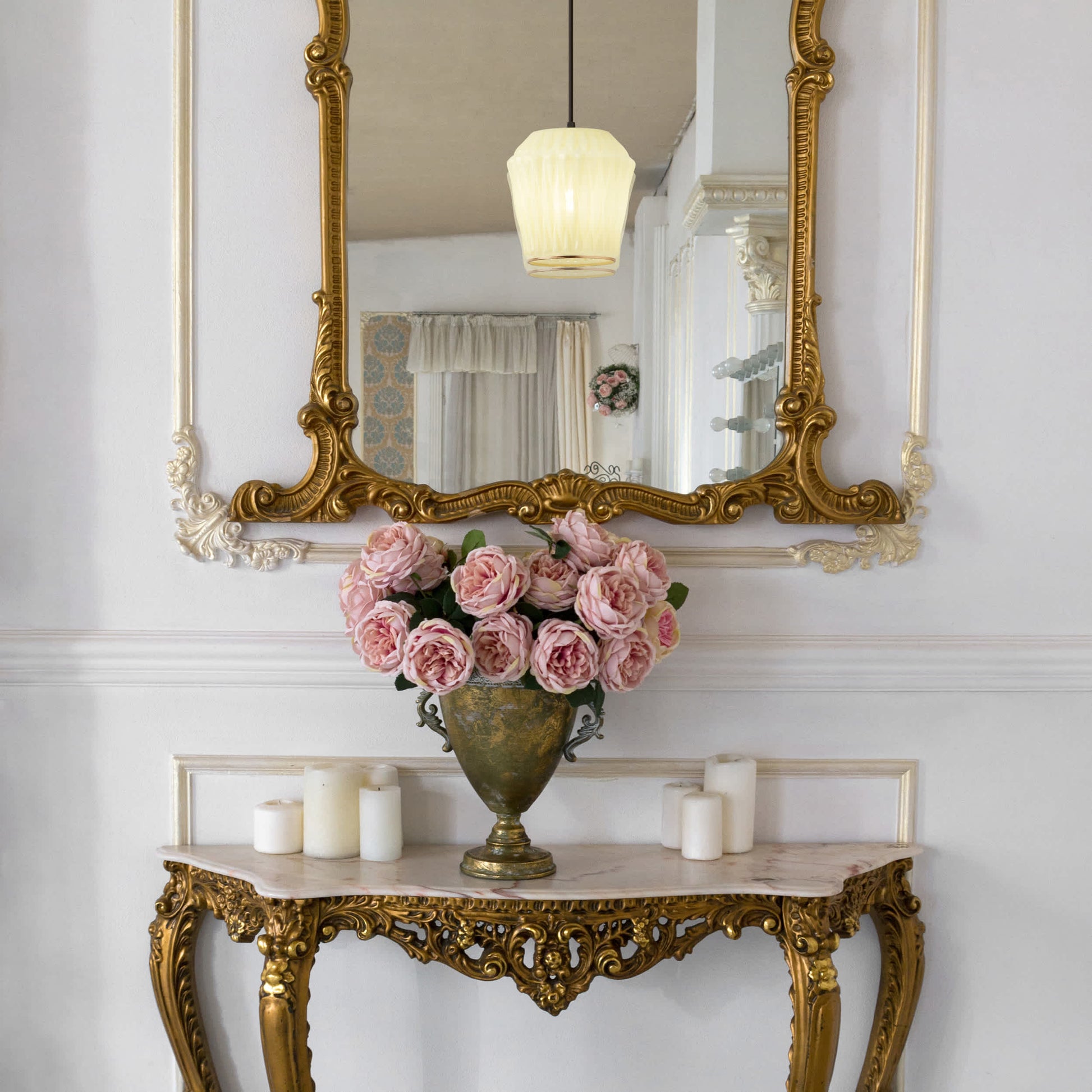 Light Yellow/Gold-