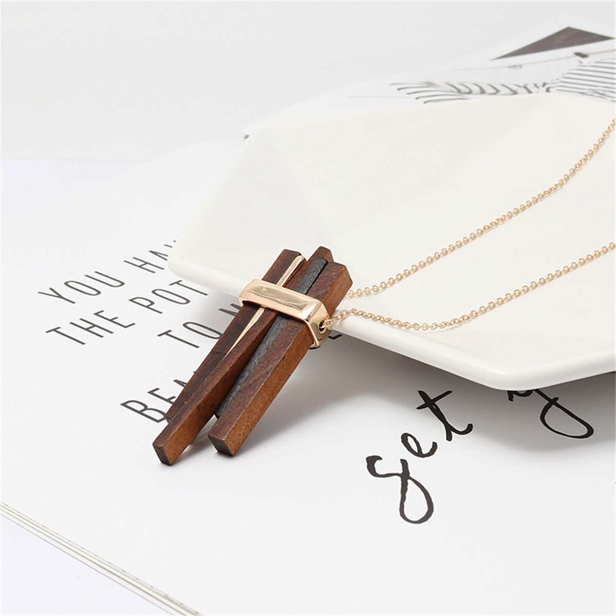 Wood & Goldtone Pendant Necklace