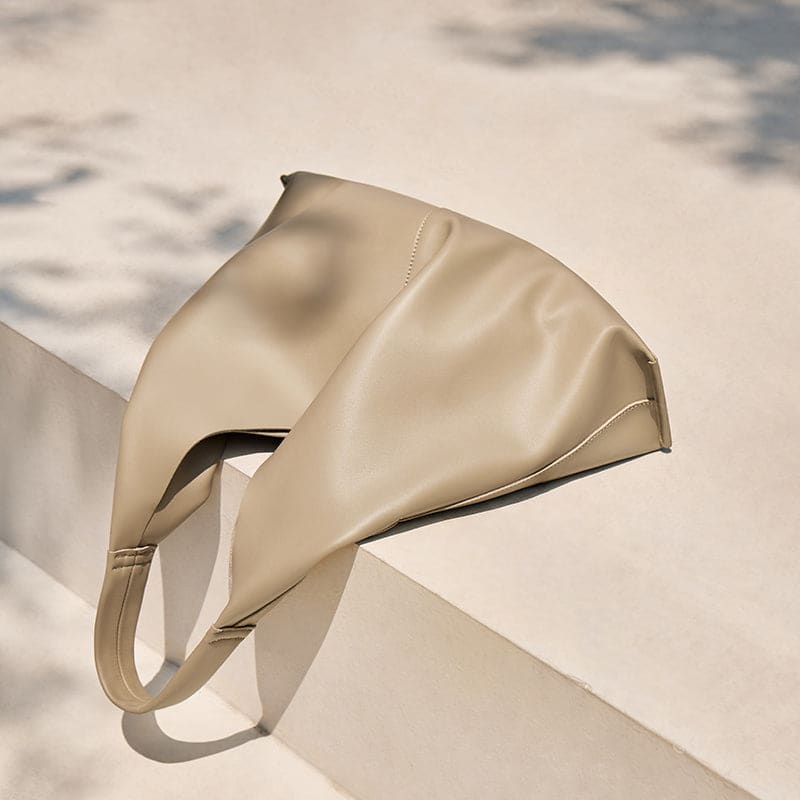 Taupe-