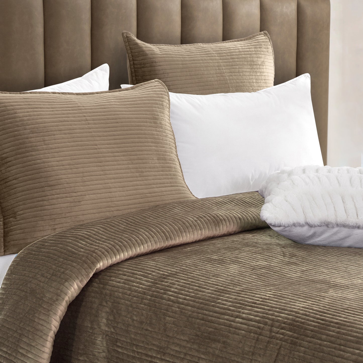 Elegant Comfort 3-Piece Velvet Corduroy Stripe Quilted Bedspread Coverlet Set