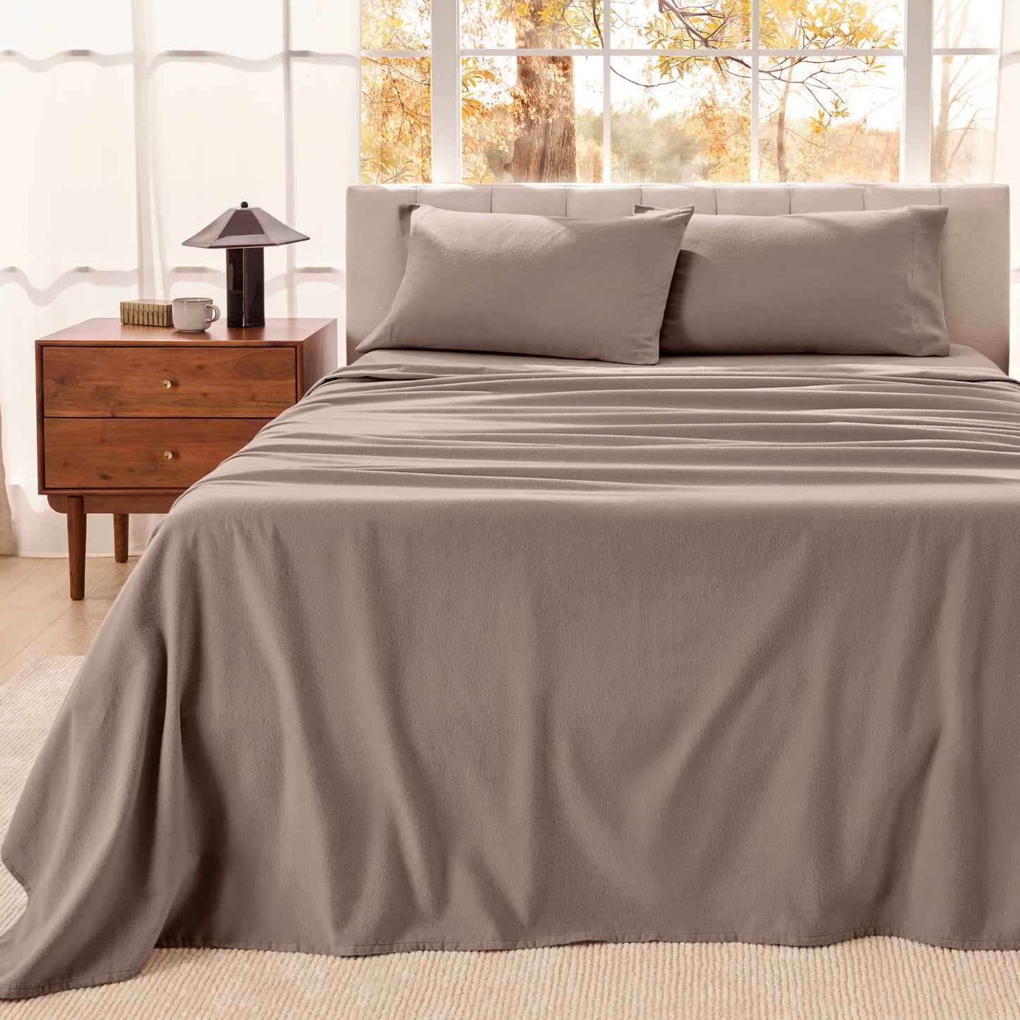 Taupe-