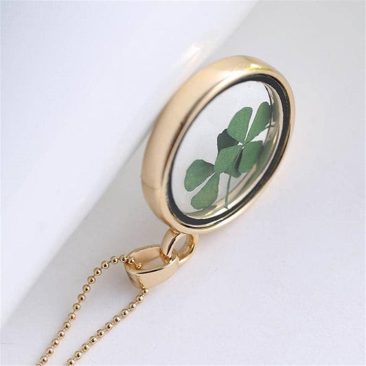 Green Clover & Goldtone Round Pendant Necklace