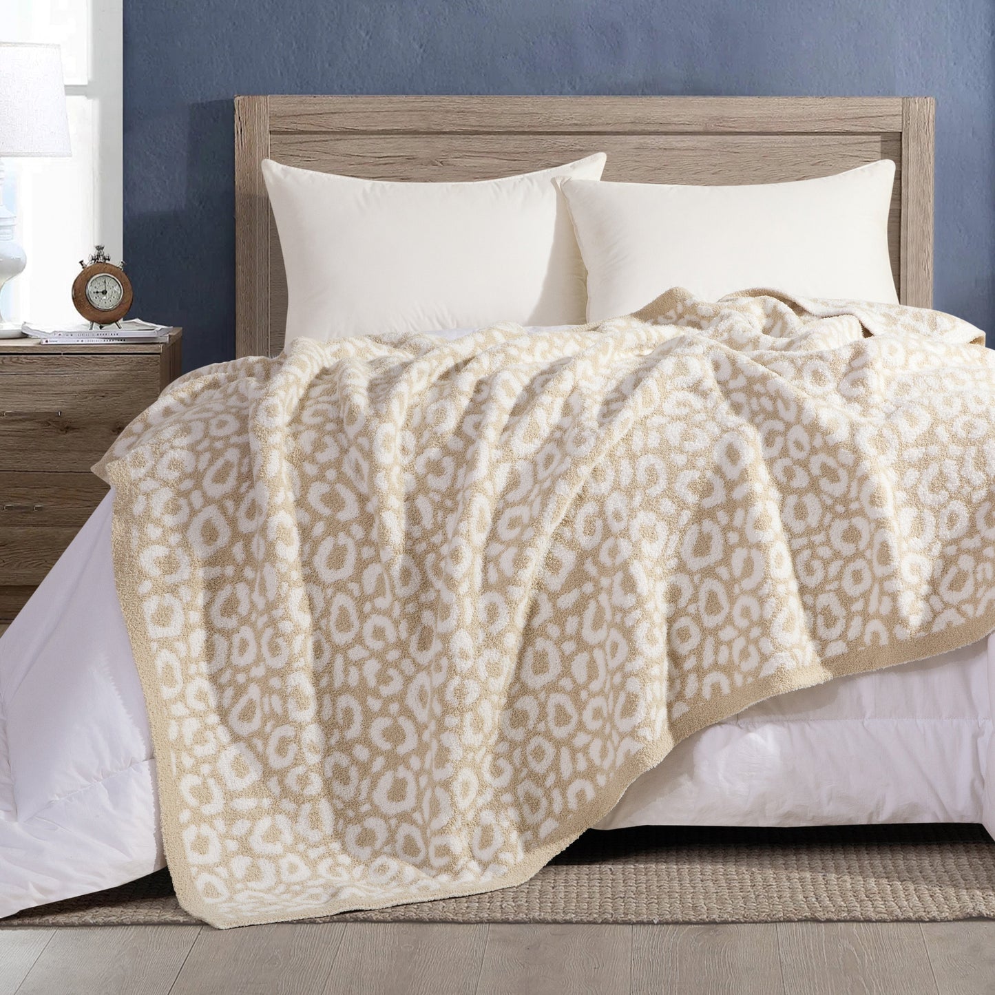 Elegant Comfort 50" x 70"  Ultra Soft Checkered Knitted Throw Blanket