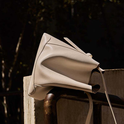 Taupe-