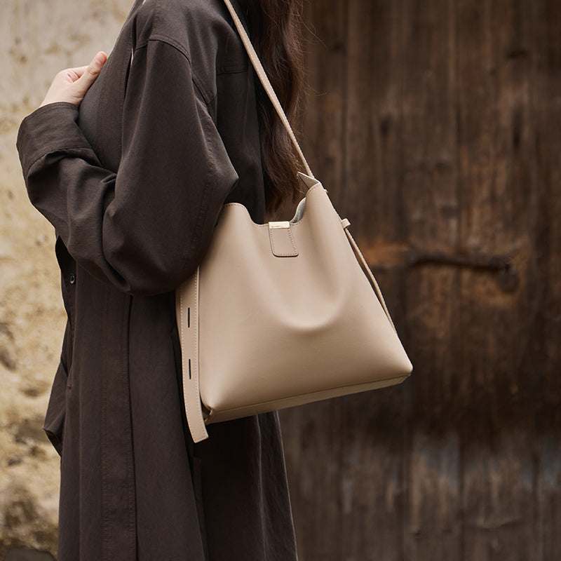 Taupe-