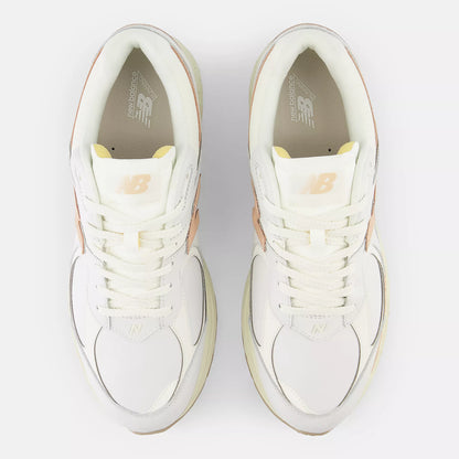 New Balance Mens 2002R White Vachetta Tan