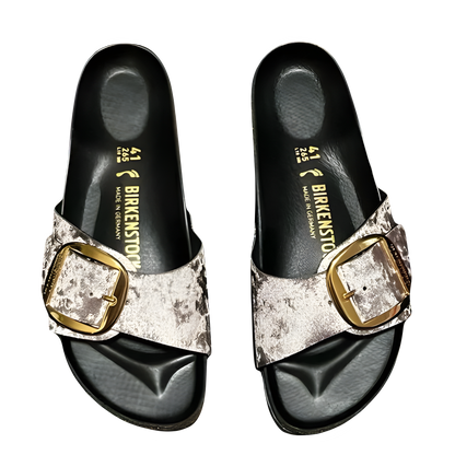 Taupe-
