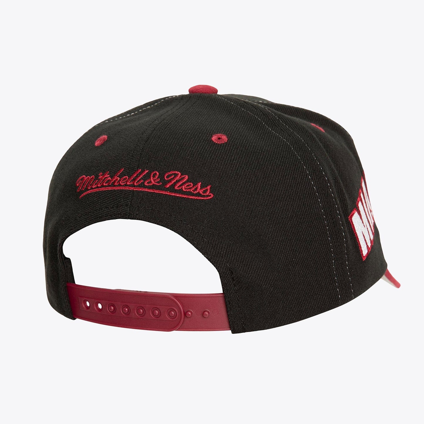 Men's Mitchell & Ness NBA Overbite Pro Snapback Heat - Black