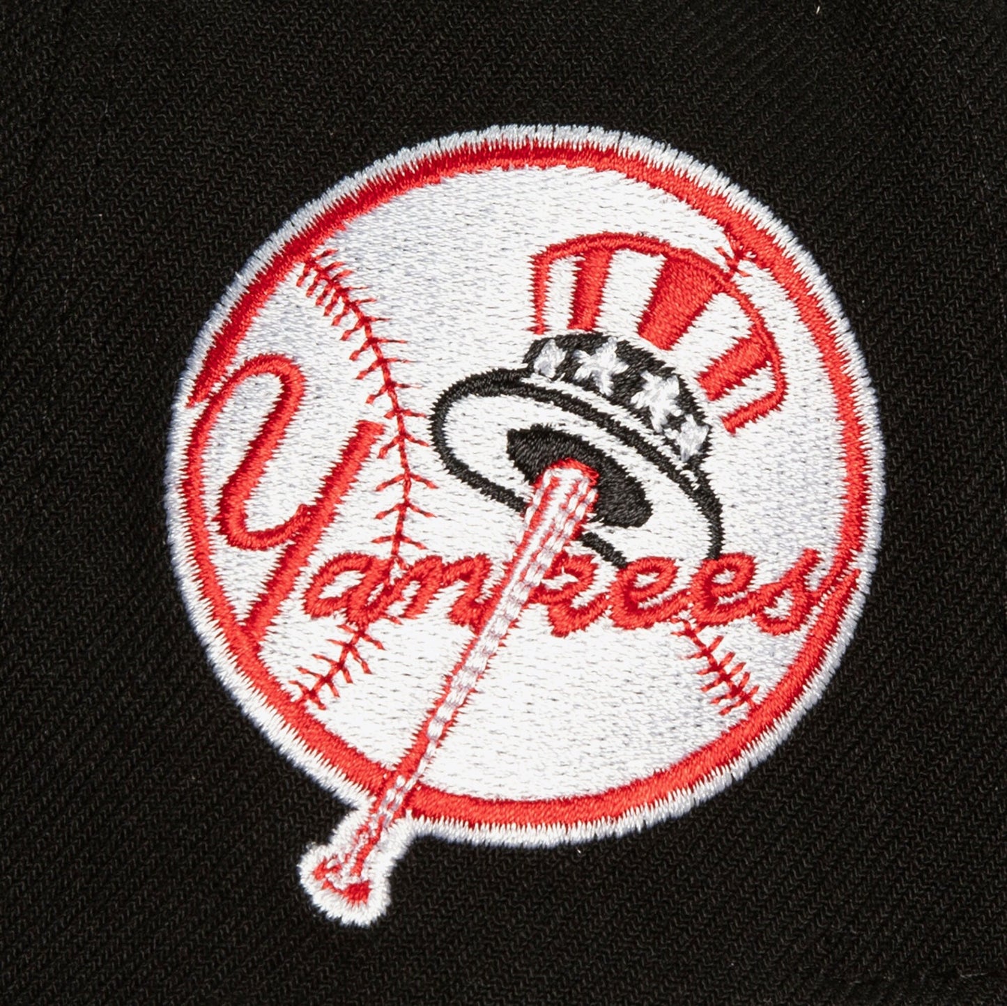 Men's Mitchell & Ness MLB Bred Pro Snapback Yankees