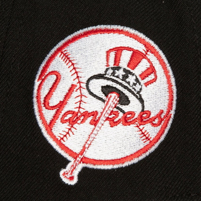 Mitchell & Ness Men's MLB Bred Pro Snapback Yankees Snapback Caps