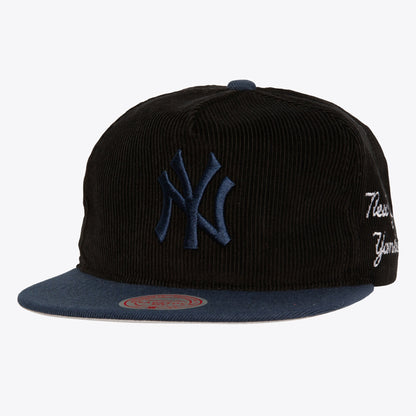 Mitchell & Ness Men's MLB Double Cord Deadstock Snapback Yankees