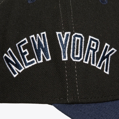 Mitchell & Ness Men's MLB Overbite Pro Snapback Yankees Snapback Caps