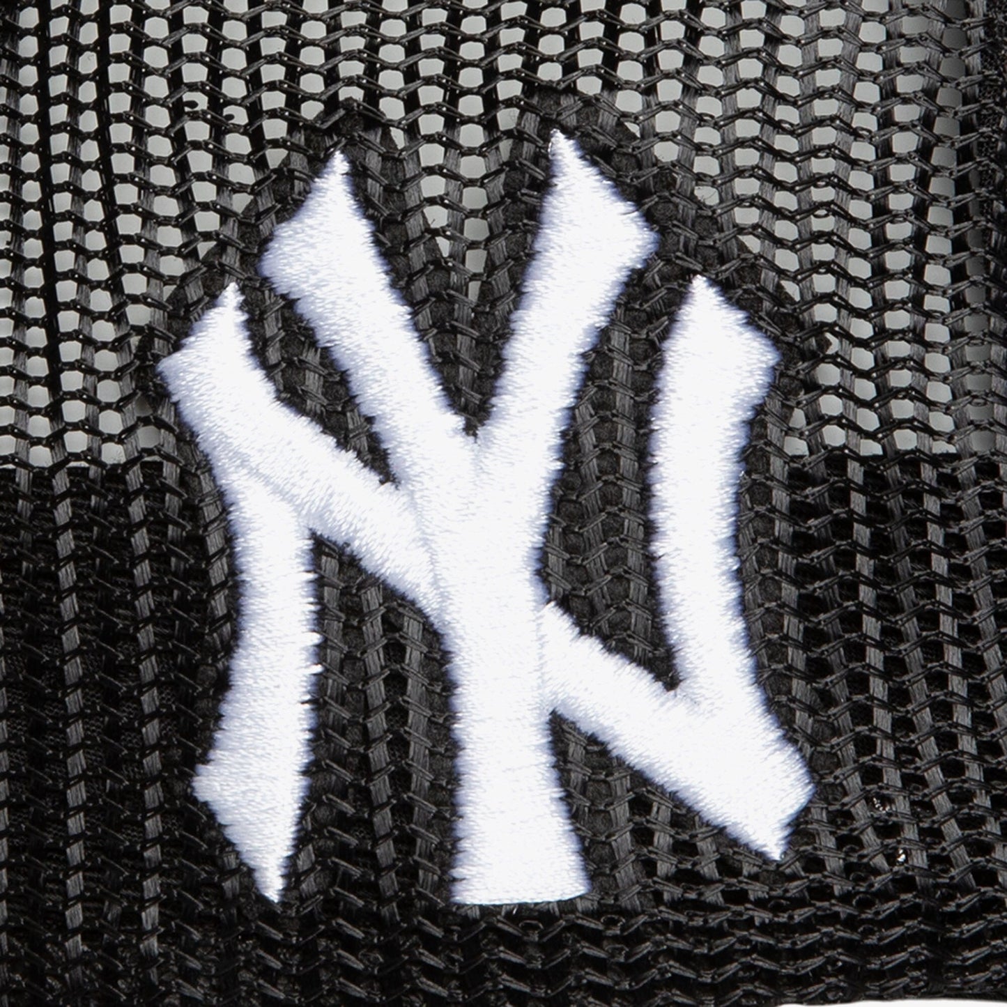 Men's Mitchell & Ness MLB Script Trucker Yankees