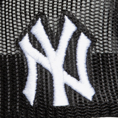 Mitchell & Ness Men's MLB Script Trucker Yankees Hats