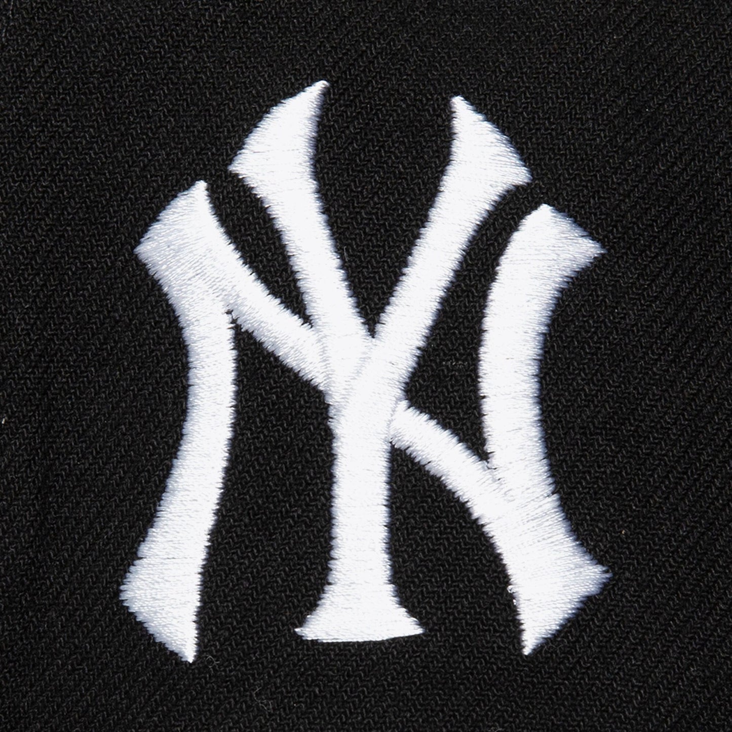 Men's Mitchell & Ness MLB Tailsweep 2.0 Pro Snapback Yankees