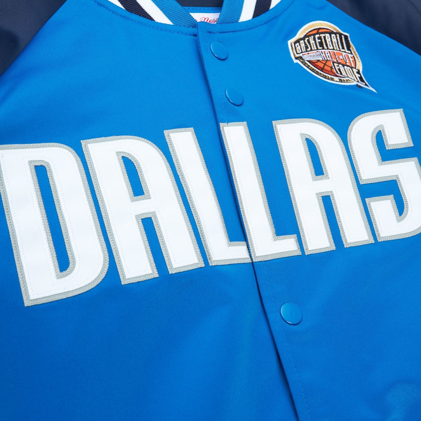 Mitchell & Ness Men's Hof N&N Satin Jacket Mavericks Dirk Nowitzki Jackets