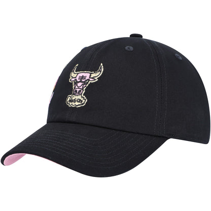 Mitchell & Ness Men's NBA Sidewalk Sketch Strapback Hwc Bulls Hats
